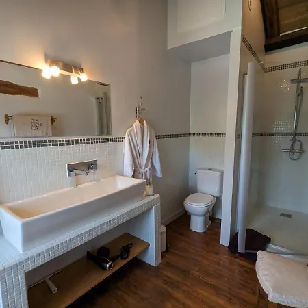 Penzion Chateau De Lavaud 3*