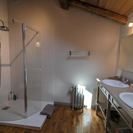 Penzion Chateau De Lavaud 3*