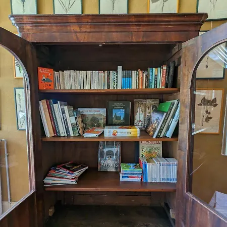 Penzion Chateau De Lavaud 3*