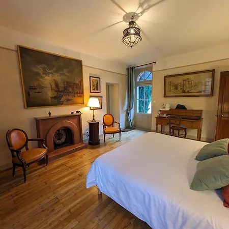 Penzion Chateau De Lavaud