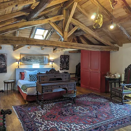 Penzion Chateau De Lavaud