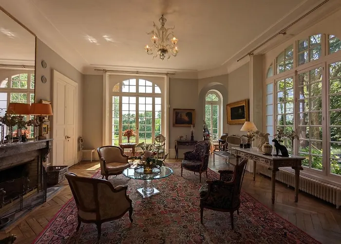 Chateau De Lavaud 3*