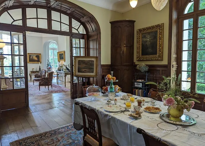 Chateau De Lavaud Montbron