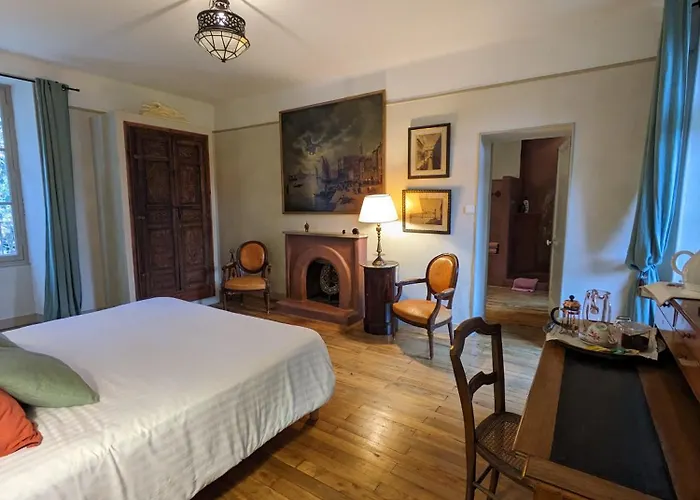 Chateau De Lavaud Montbron