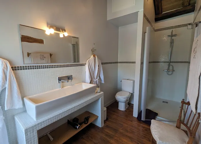 Chateau De Lavaud 3*