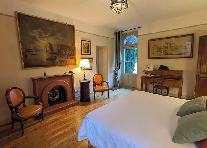 Chateau De Lavaud Maison d'hôtes Montbron